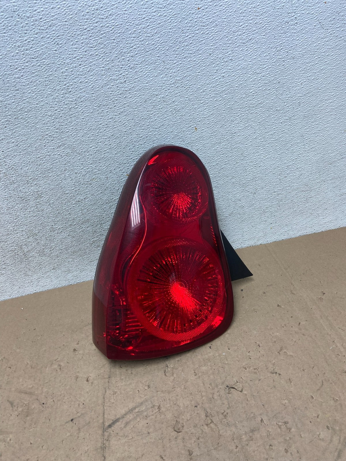 2006 to 2007 Chevrolet Monte Carlo Left Driver LH Side Tail Light AG5426 DW0