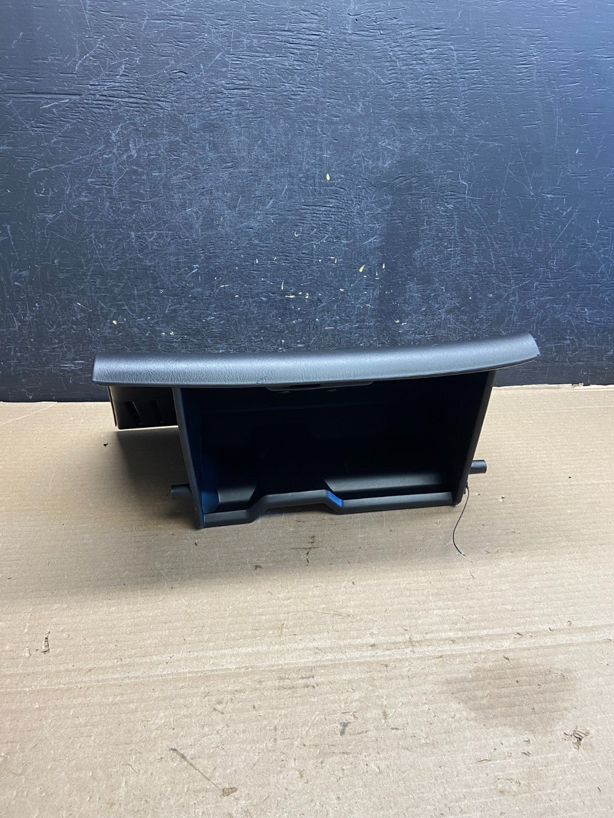 2000 to 2003 Infiniti I30 I35 Glove Box Storage Compartment 68500 3Y100 AH34863