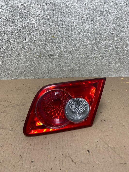 2003 2004 2005 Mazda 6 Right Passenger Inner Tail Light Taillight OEM AA0439 DW0