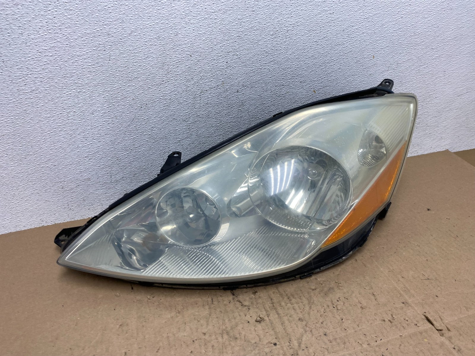 2006 to 2010 Toyota Sienna Left Driver Lh Side Headlight Halogen AE6467 DW2