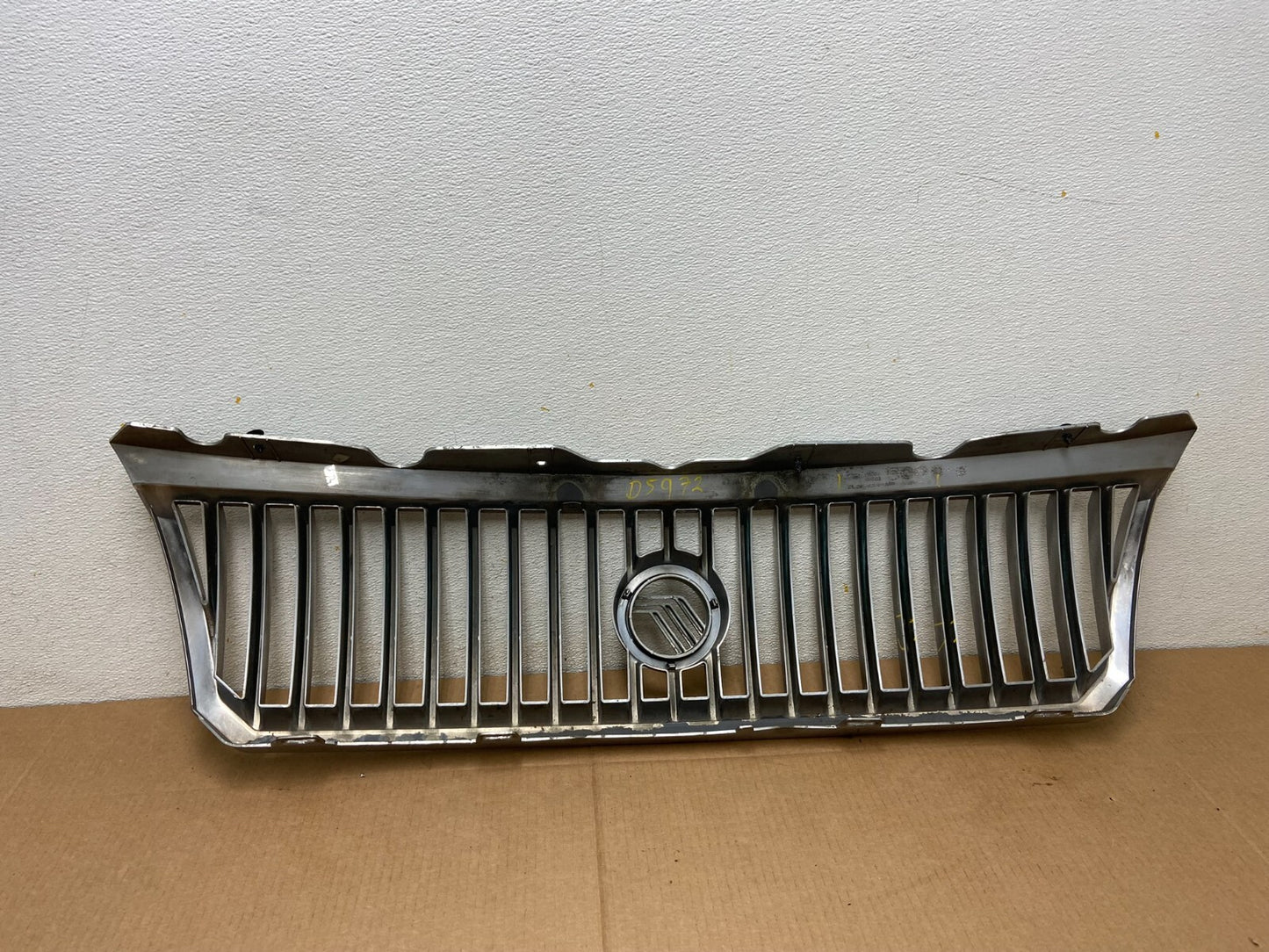 2002 to 2005 Mercury Mountaineer Front Upper Grill Grille Oem D5972 DG13
