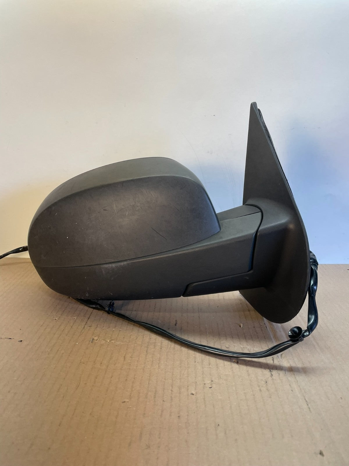 2007-2013 Chevrolet Tahoe Silverado Suburban Right Passenger Mirror AJ0830 DG0