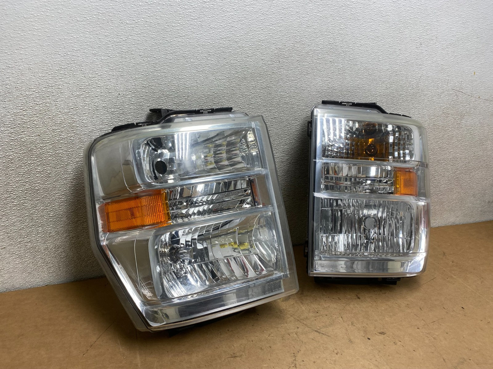 2008-2014 Ford Econoline E150 E250 E350 Left+Right Headlights X4927 DW2