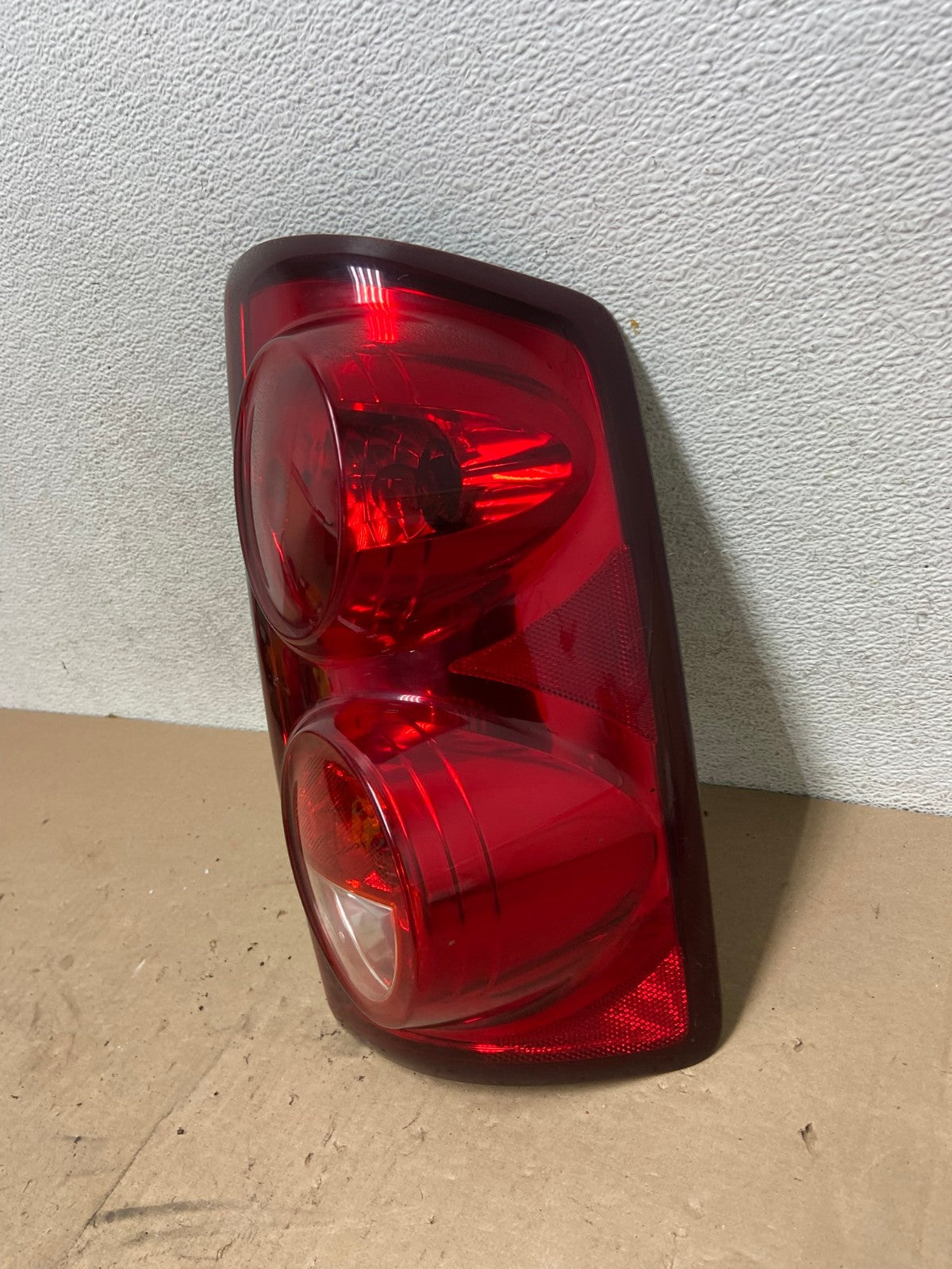 2007 - 2009 Dodge Ram 1500 2500 Right Passenger Rh Side Tail Light AG4801 LK1