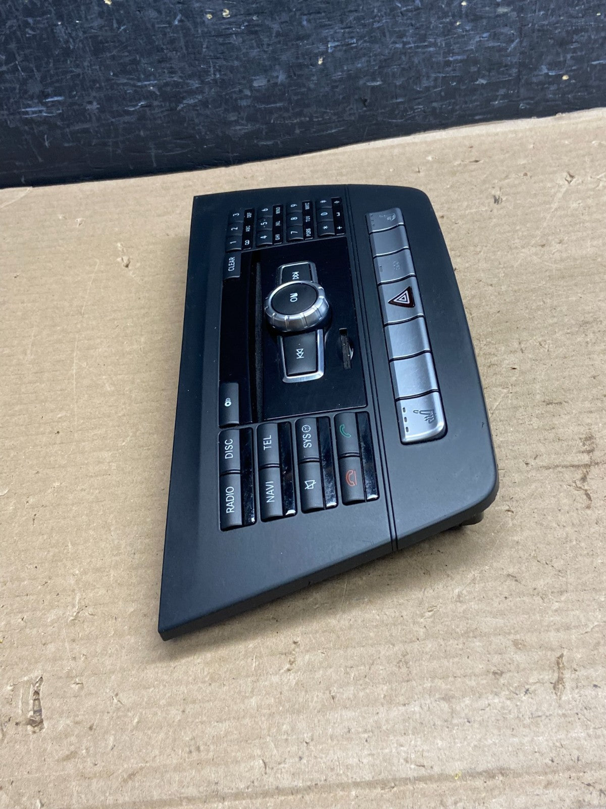 2012-2014 Mercedes W204 C250 C300 C350 Navi Command Radio DVD CD Audio ah3642 DG1