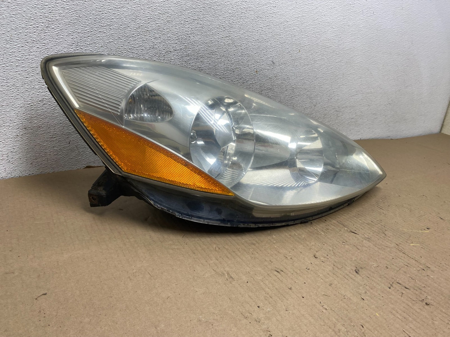 2006 to 2010 Toyota Sienna Right Passenger Rh Side Headlight Halogen AG7978 DW1