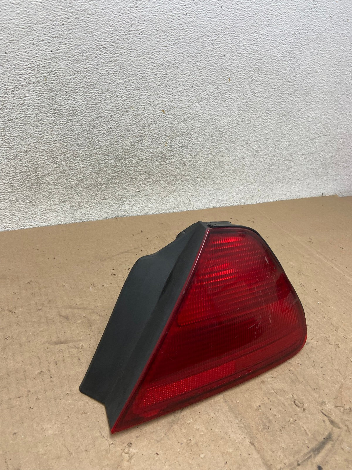 1998 - 2002 Honda Accord Coupe 2-door Right Passenger Tail Light AG4910 LK1