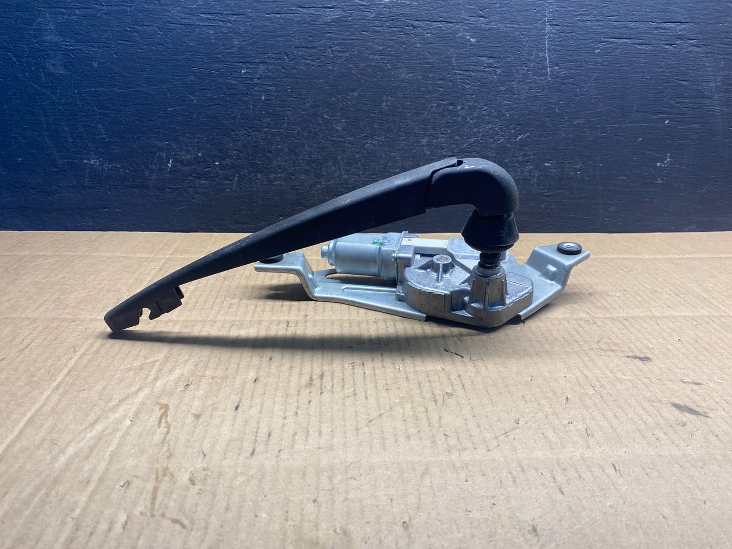 2009 to 2014 Nissan Murano Rear Windshield Wiper Motor AD5073 DG3