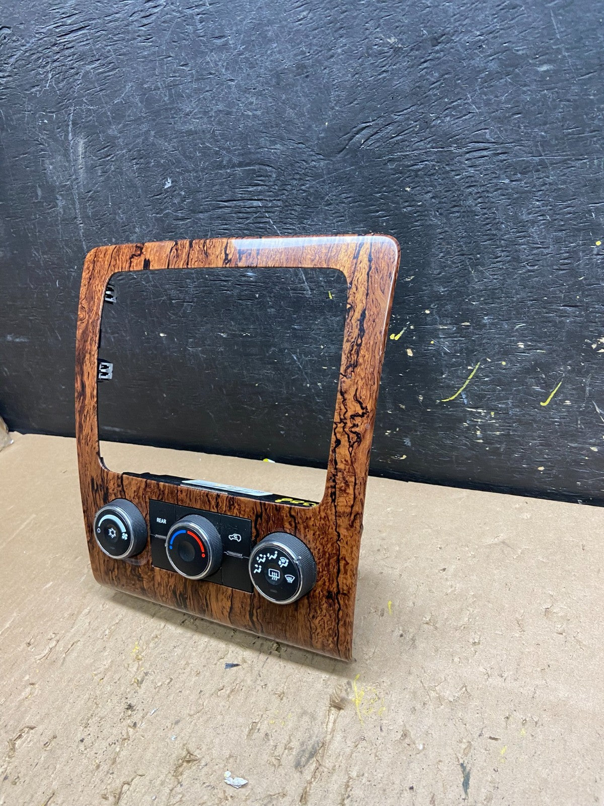 2013 to 2017 Chevrolet Traverse Radio Bezel Ac Heater Climate Control T8386 DG2