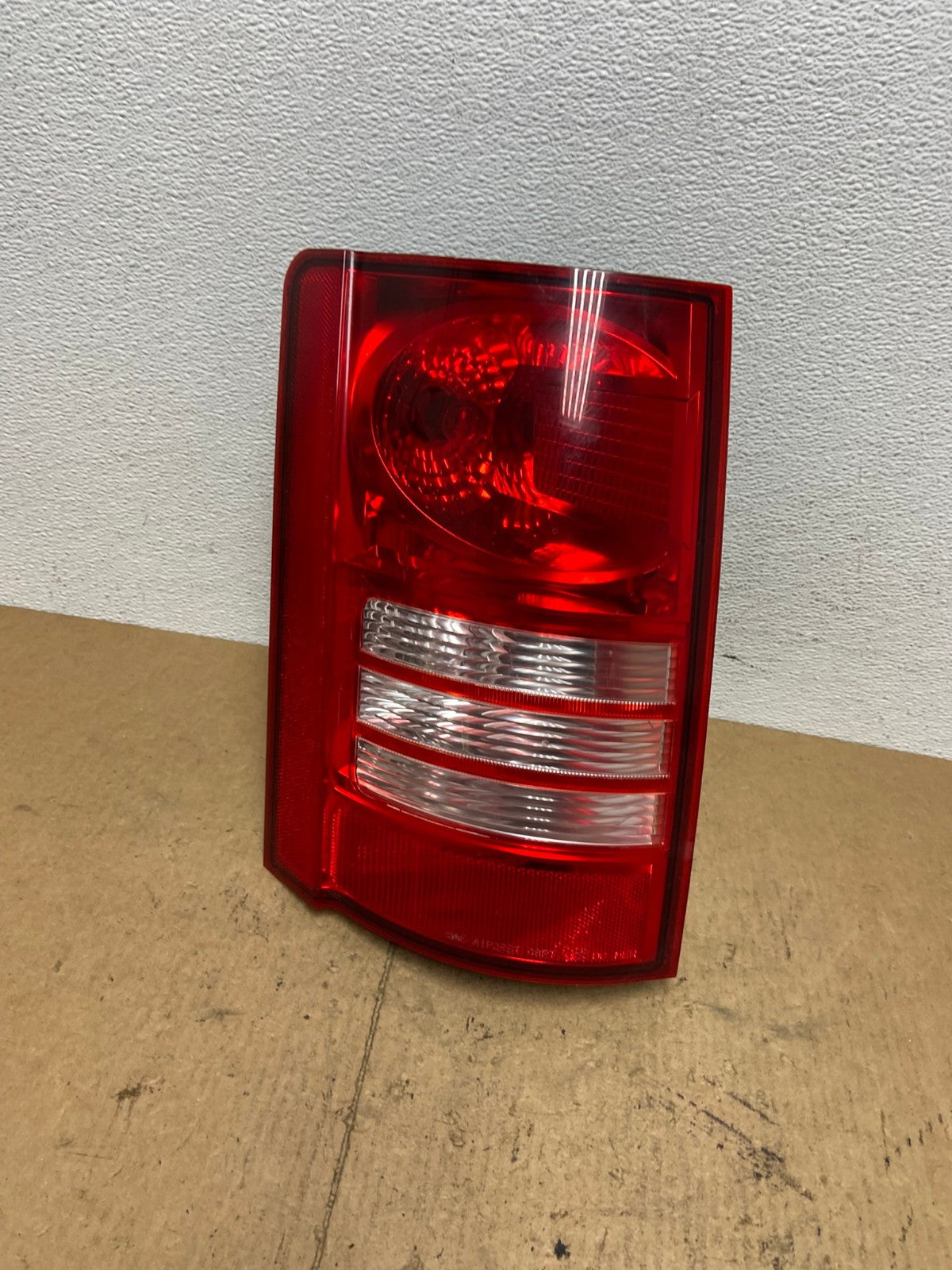 2008-2010 Chrysler Town and Country Left Driver Tail Light Oem AC3667 LK0