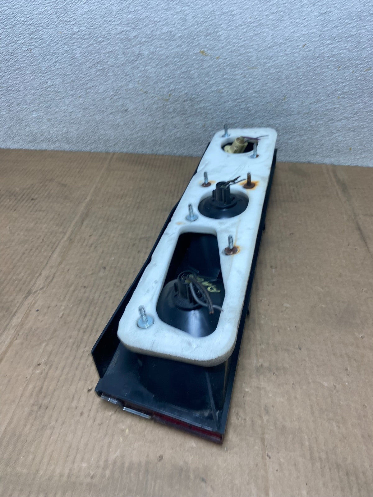 1982-1983 Chrysler Lebaron Right Passenger Rh Side Tail Light OEM AA6258 DW7