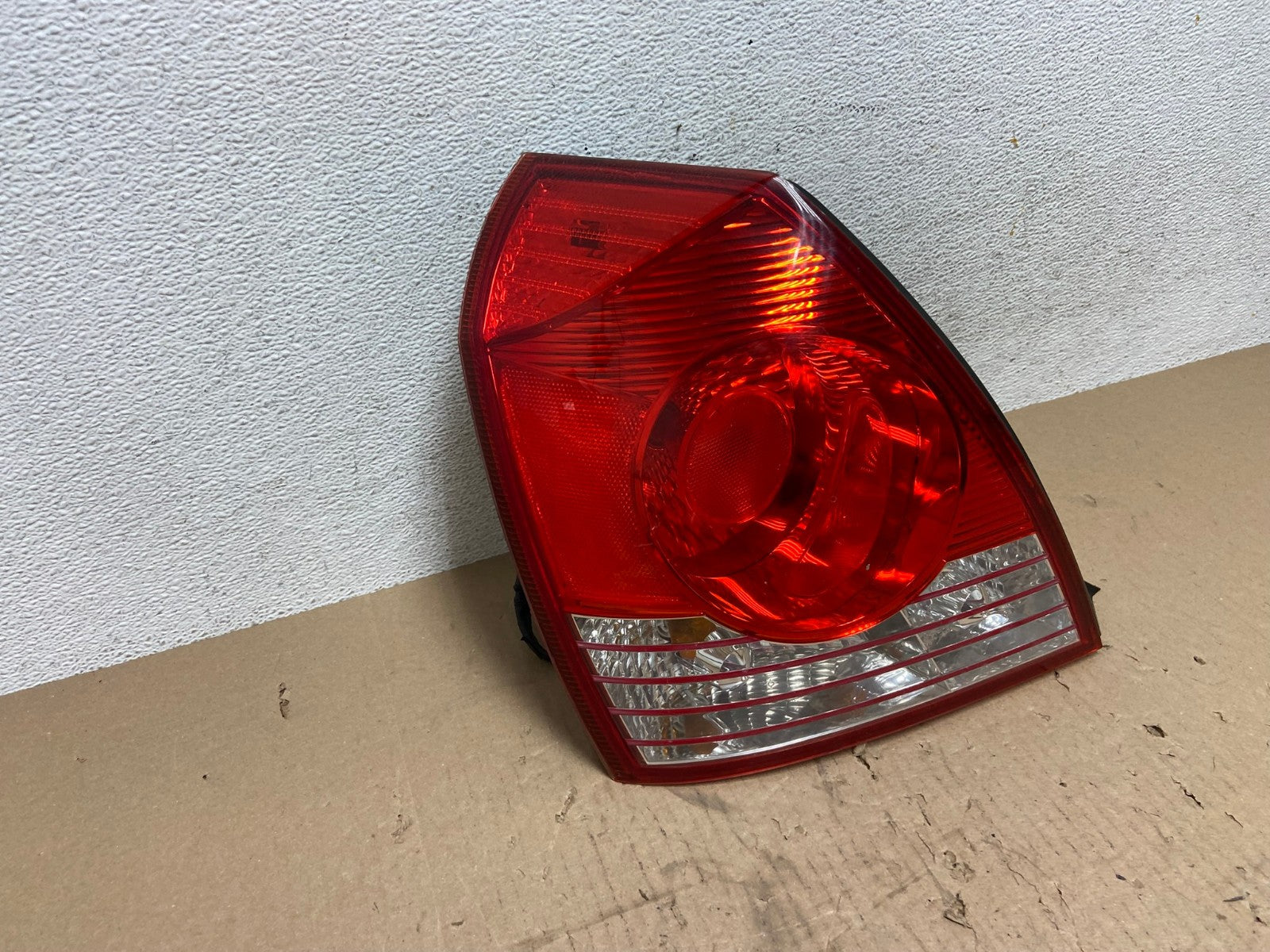 2004 2005 2006 Hyundai Elantra Sedan Left Driver LH Tail Light AE8751 LK2