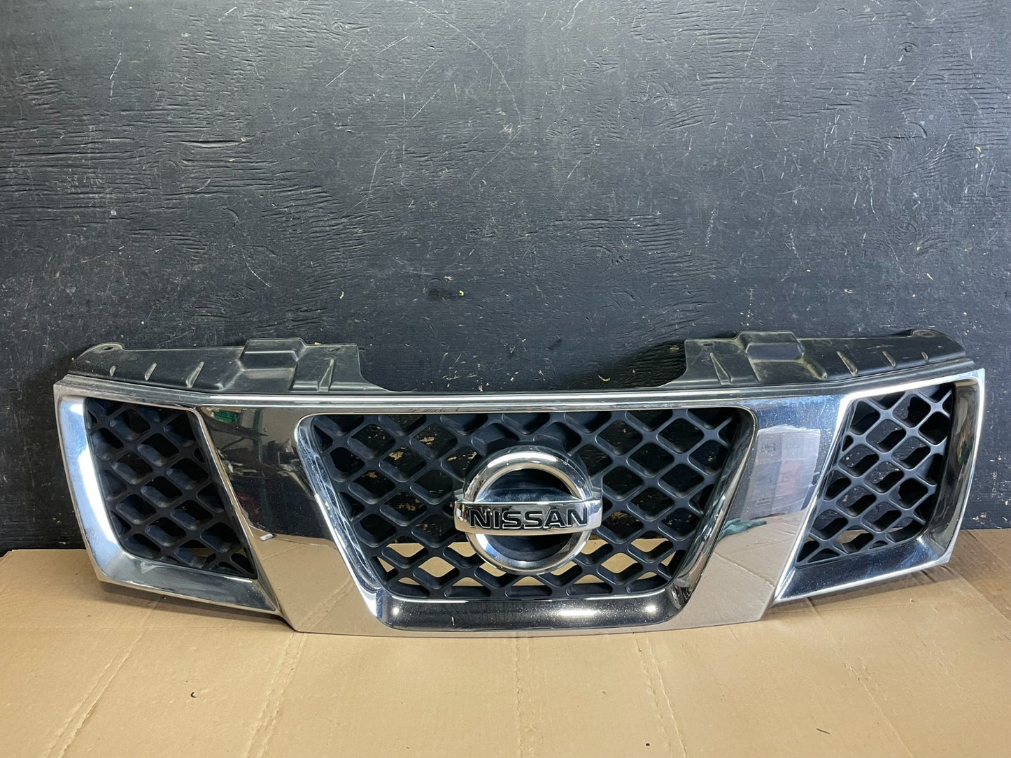 2005 2006 2007 Nissan Pathfinder Chrome Front Upper Grill Grille Oem AA6188 DG0
