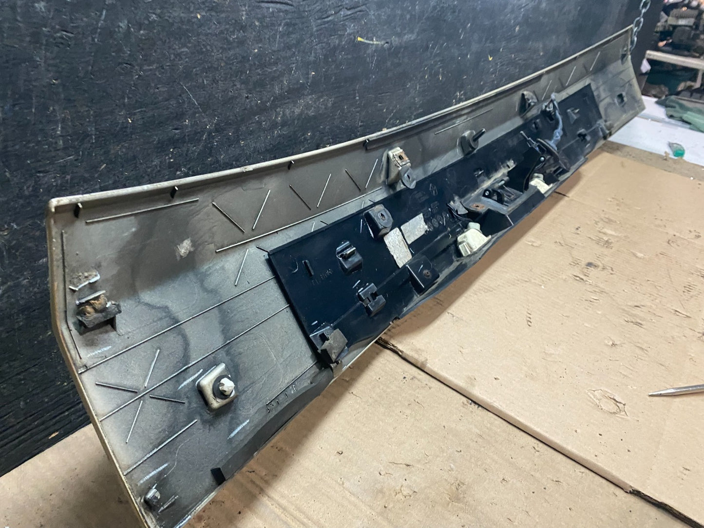 2011-2018 Dodge Grand Caravan Rear Tail Gate Trim Molding Panel W2538 DG7
