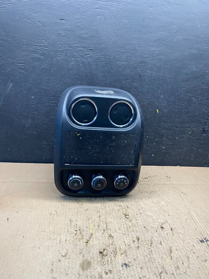 2011 to 2017 Jeep Compass Dash Climate Temperature Control Radio Bezel P7826 DG0