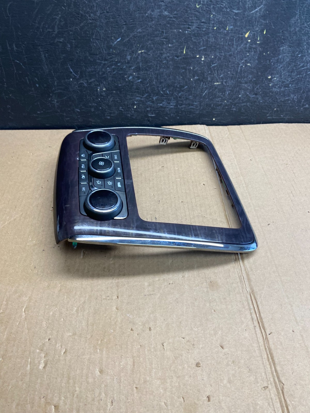 2013 to 2017 Buick Enclave AC Heater Climate Control Unit ae4427 DG2