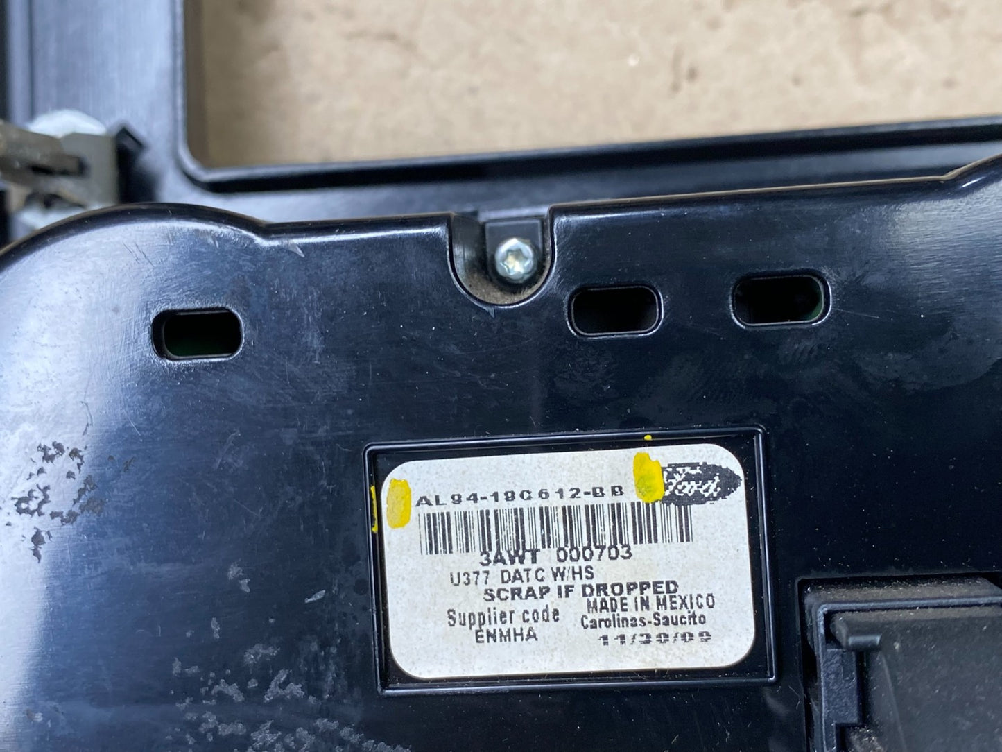 2010 to 2012 Ford Escape Ac Heater Climate Control Radio Bezel Trim Oem x5853 DG5