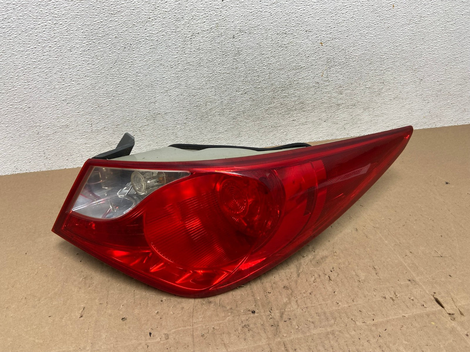 2011 2012 2013 Hyundai Sonata Right Passenger RH Tail Light AE6172 LK0