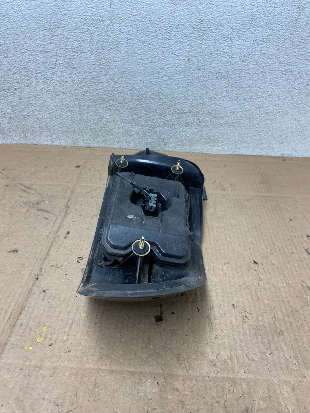 1997 to 2003 Chevrolet Malibu Left Driver LH Side Tail Light OEM R7738 DW7