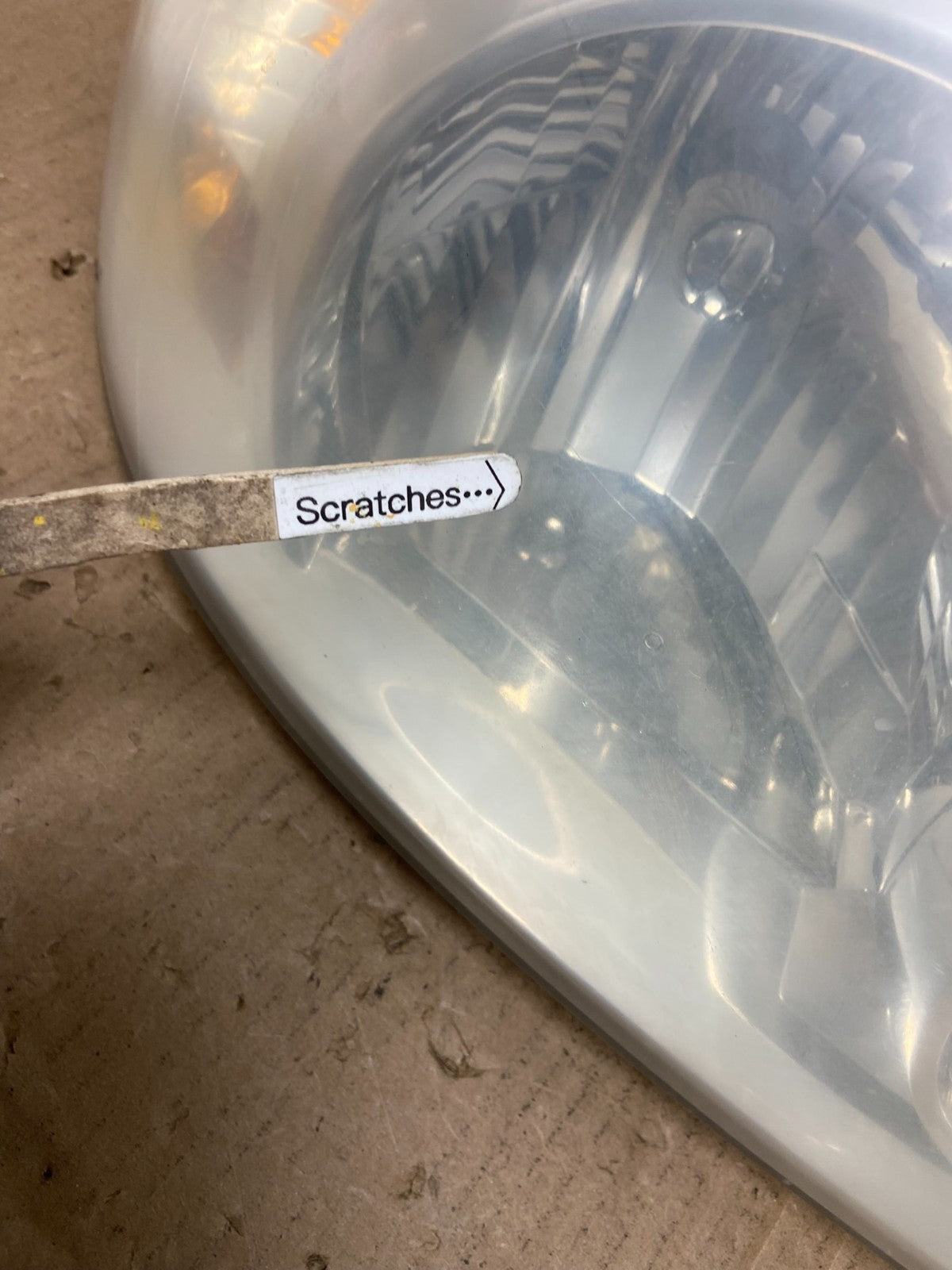 2002 to 2005 Kia Sedona Right Passenger RH Side Headlight AB6631 DG3