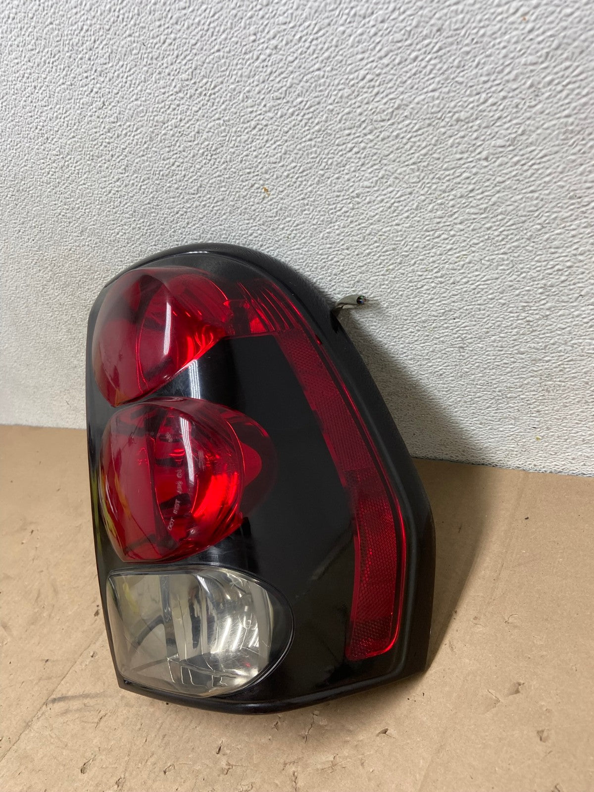 2002 to 2009 Chevrolet Trailblazer Right Passenger Rh Tail Light AG5331 LK2