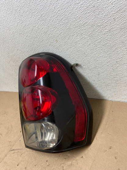 2002 to 2009 Chevrolet Trailblazer Right Passenger Rh Tail Light AG5331 LK2
