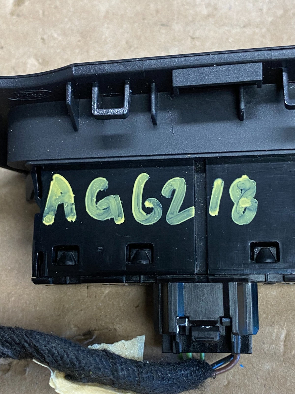 2013 to 2016 Ford Escape Climate Control Trim Panel W/ Switches ag6218 DG5