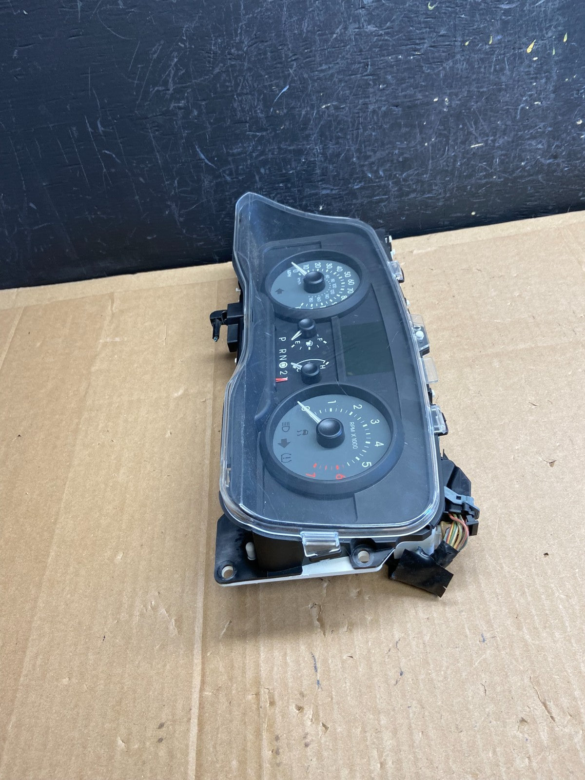2008 Ford Crown Victoria Speedometer Cluster Gauge ad2158 DG2