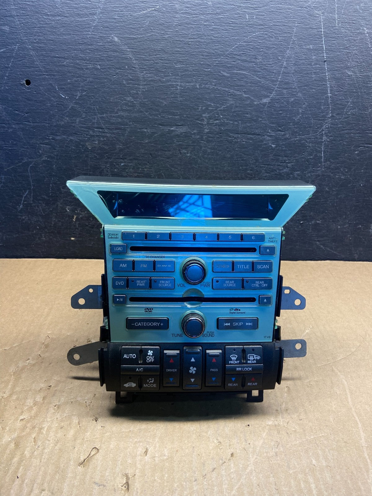 2009 to 2011 Honda Pilot AM FM CD Audio Radio Player Climate Control AF9410 DW0