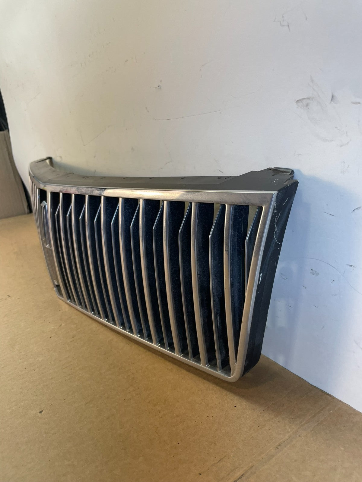 1990 to 1993 Lincoln Continental Front Upper Grill Grille AG2900 DG1