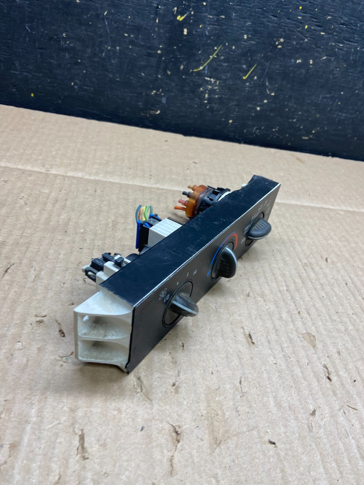 2001 - 2007 GMC Chevrolet Astro Express Climate Control A/C U5998 PS1