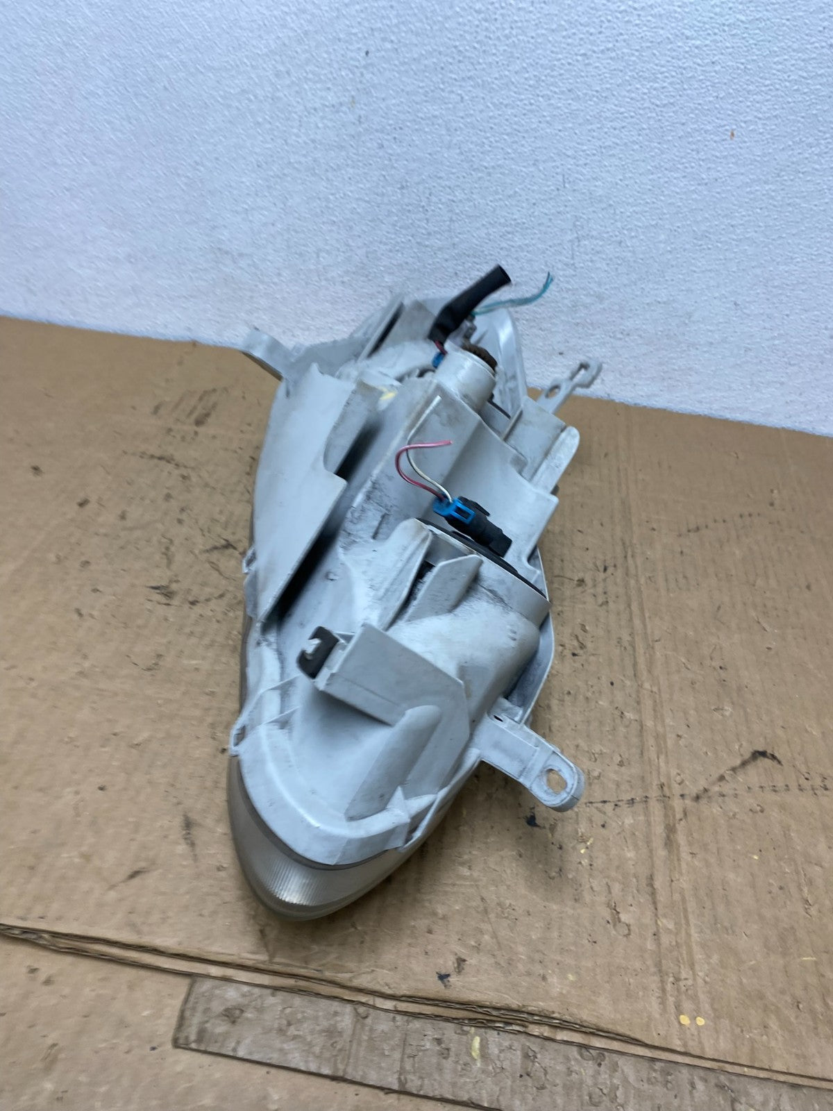 2005 to 2008 Toyota Corolla Left Driver LH Side Headlight AC8173 DW7