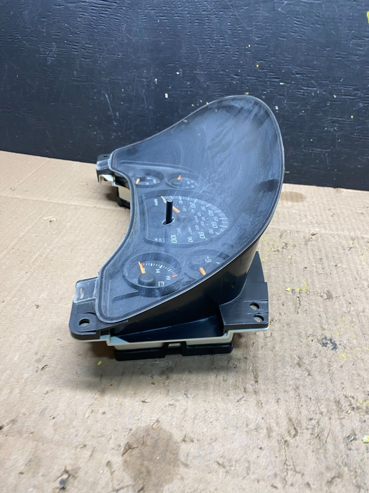 2004 to 2007 Chevrolet Express Speedometer Cluster Gauge M8323 PS2