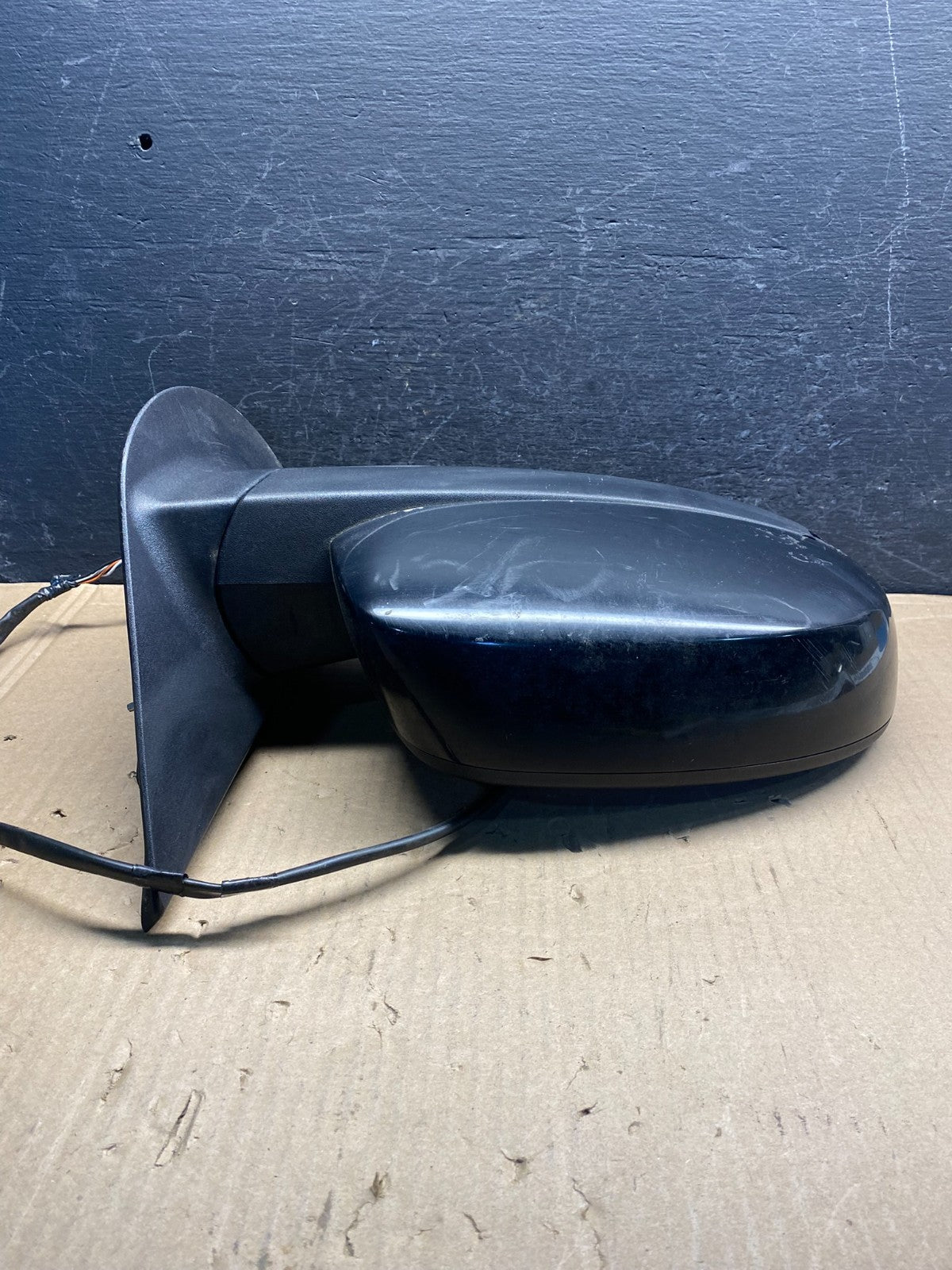 2007-2013 Chevrolet Tahoe Silverado Suburban Right Passenger Mirror AE7961 DW1