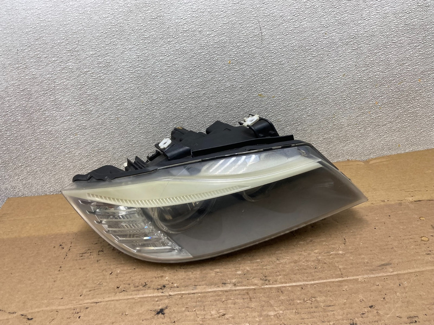 2009-2011 BMW 3 Series 328i 4/D Sedan Headlight Halogen Right Passenger AB3382 D0