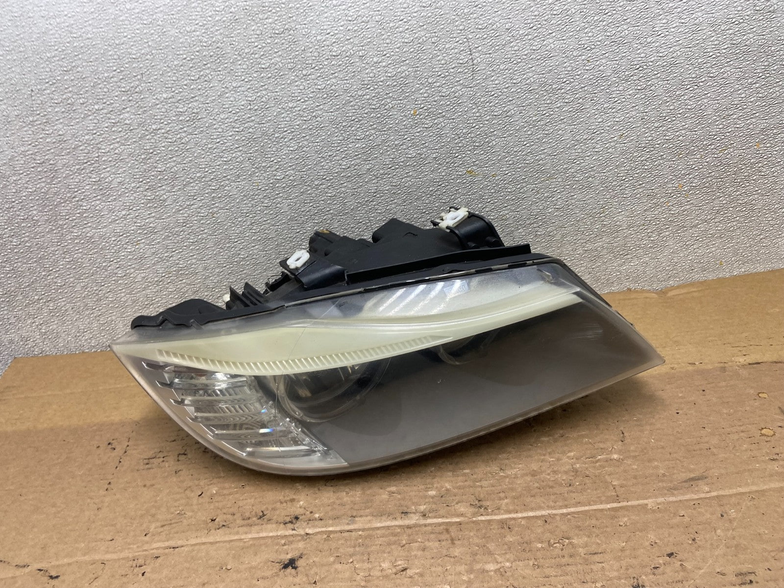 2009-2011 BMW 3 Series 328i 4/D Sedan Headlight Halogen Right Passenger AB3382 D0
