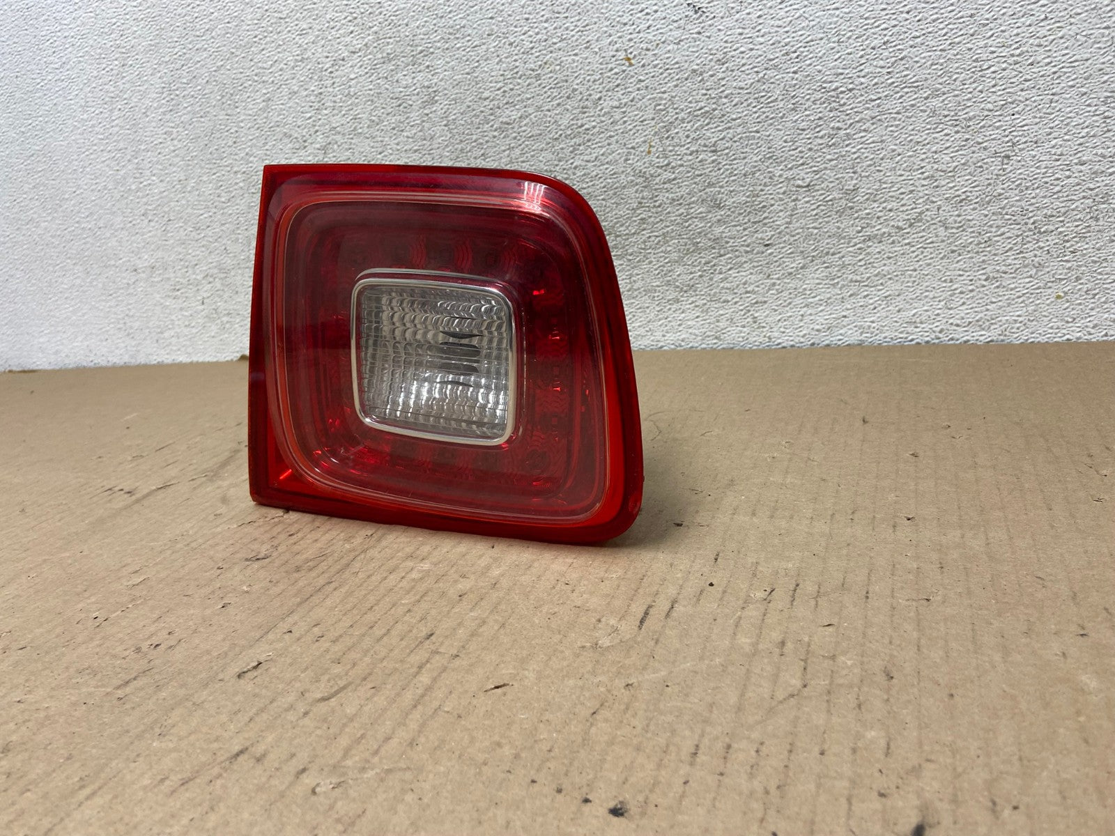 2013-2016 Chevrolet Malibu Right Passenger Rh Inner LED Tail Light AG7950 LK2