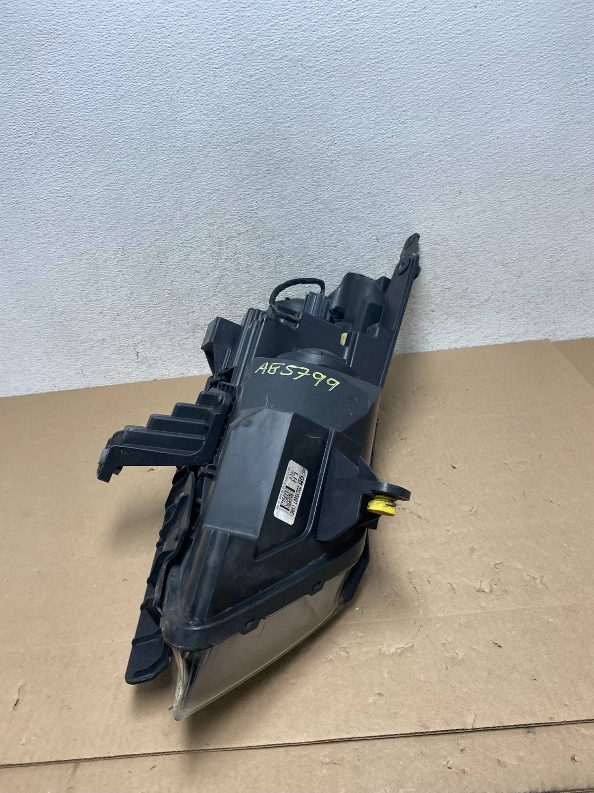 2013-2017 Chevrolet Traverse Left Driver LH Side Headlight Halogen AG5799 DW7
