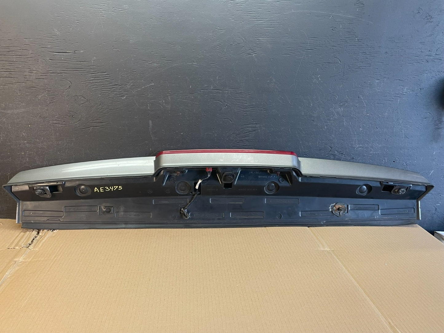 2007-2014 Chevrolet Tahoe Suburban Yukon Spoiler Wing 3rd Brake Light AE3475 DG3