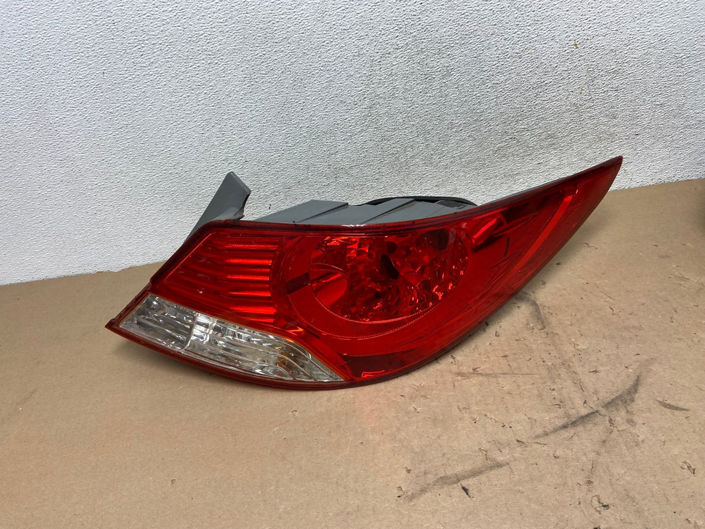 2012 2013 2014 Hyundai Accent Right Passenger RH Side Tail Light AG4209 LK0