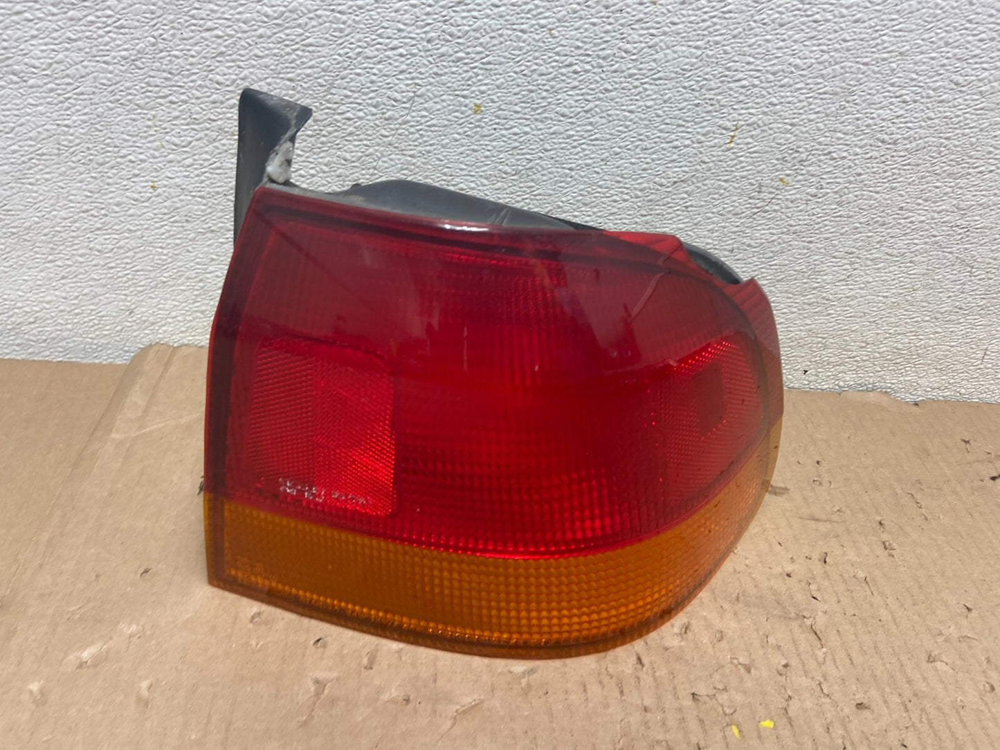 1996-1998 Honda Civic Coupe 2-Dr Right Passenger Tail Light D8991 OEM0