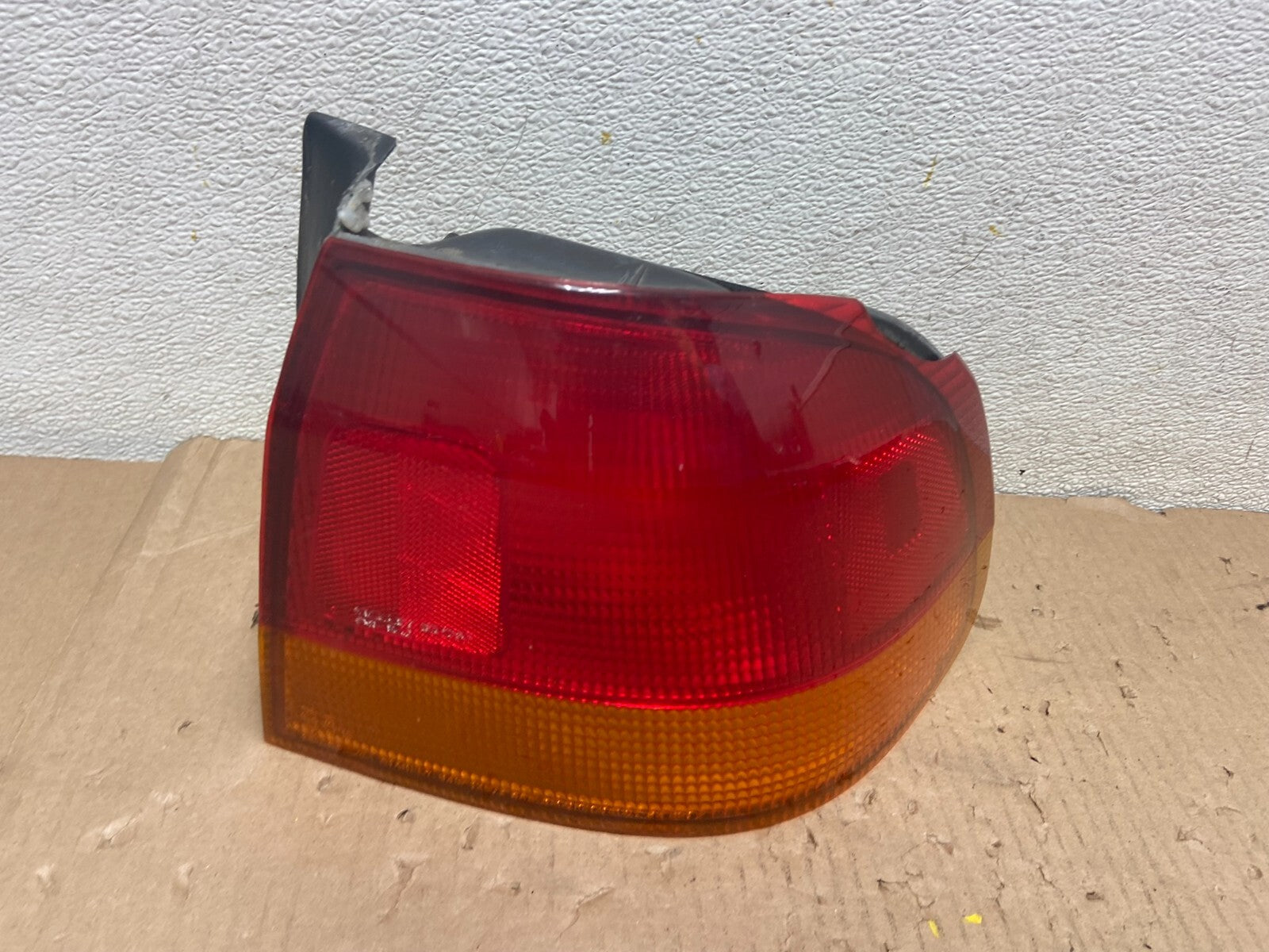 1996-1998 Honda Civic Coupe 2-Dr Right Passenger Tail Light D8991 OEM0