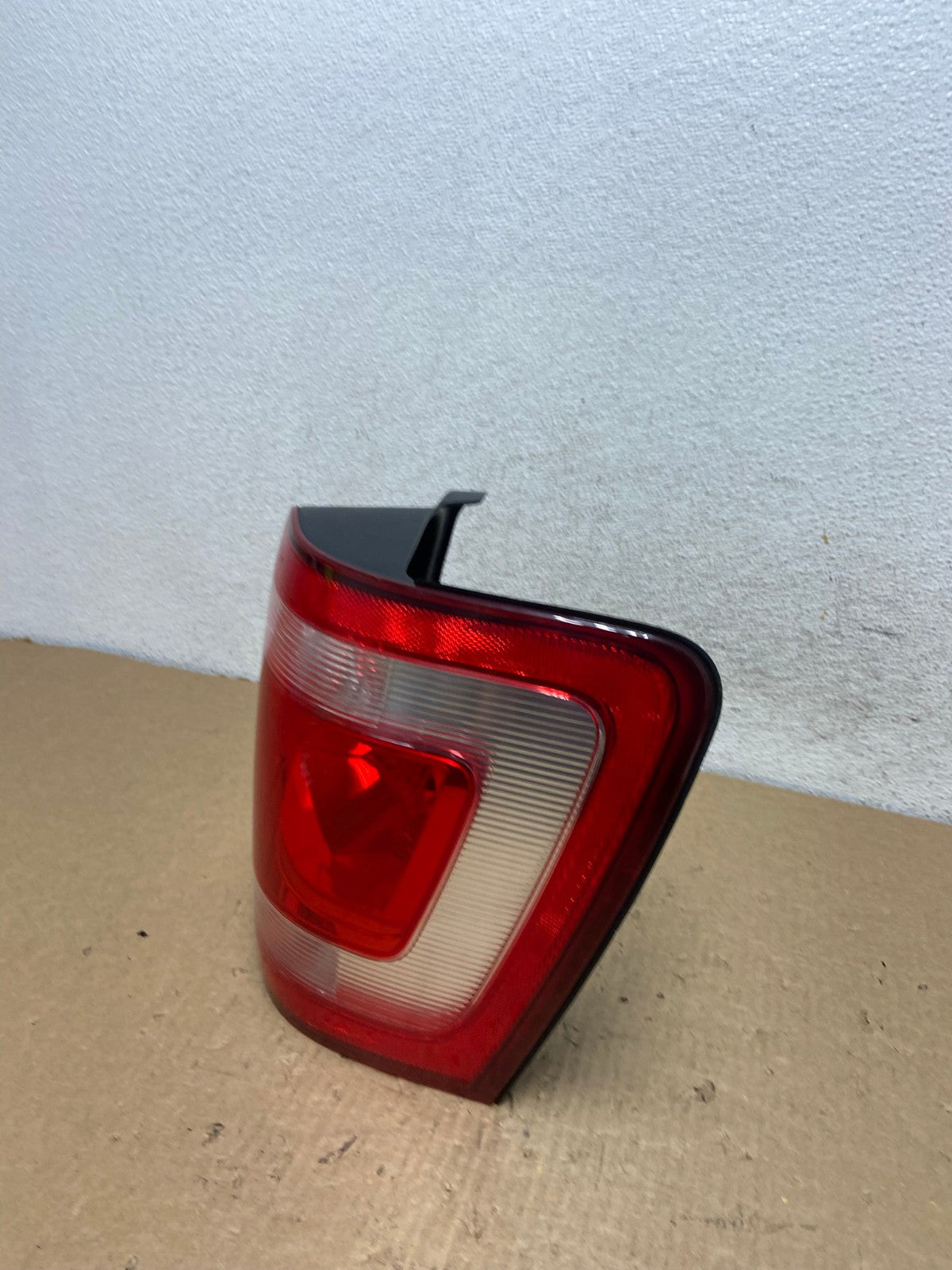 2008 to 2012 Ford Escape Right Passenger RH Side Tail Light AF7464 LK1