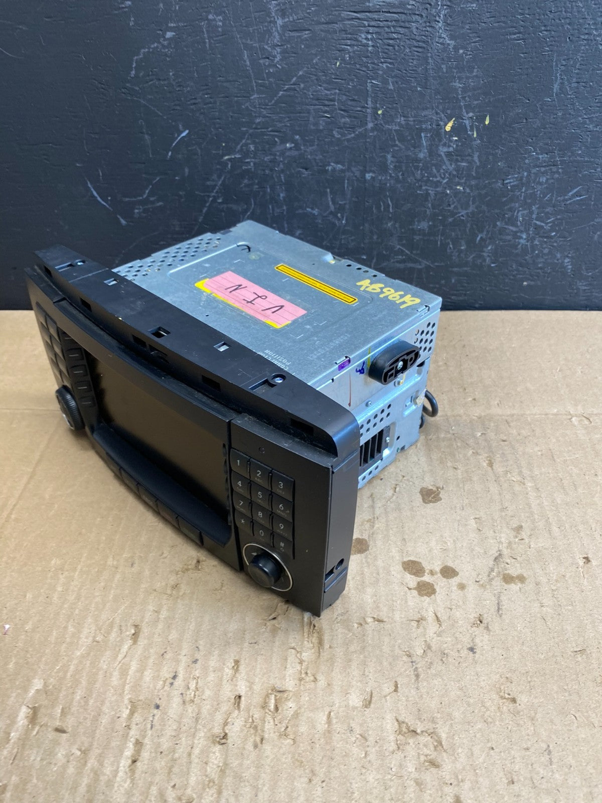 2009-2013 Mercedes W251 R350 Head Command Navigation Radio 6 CD Player AB9619 DG2