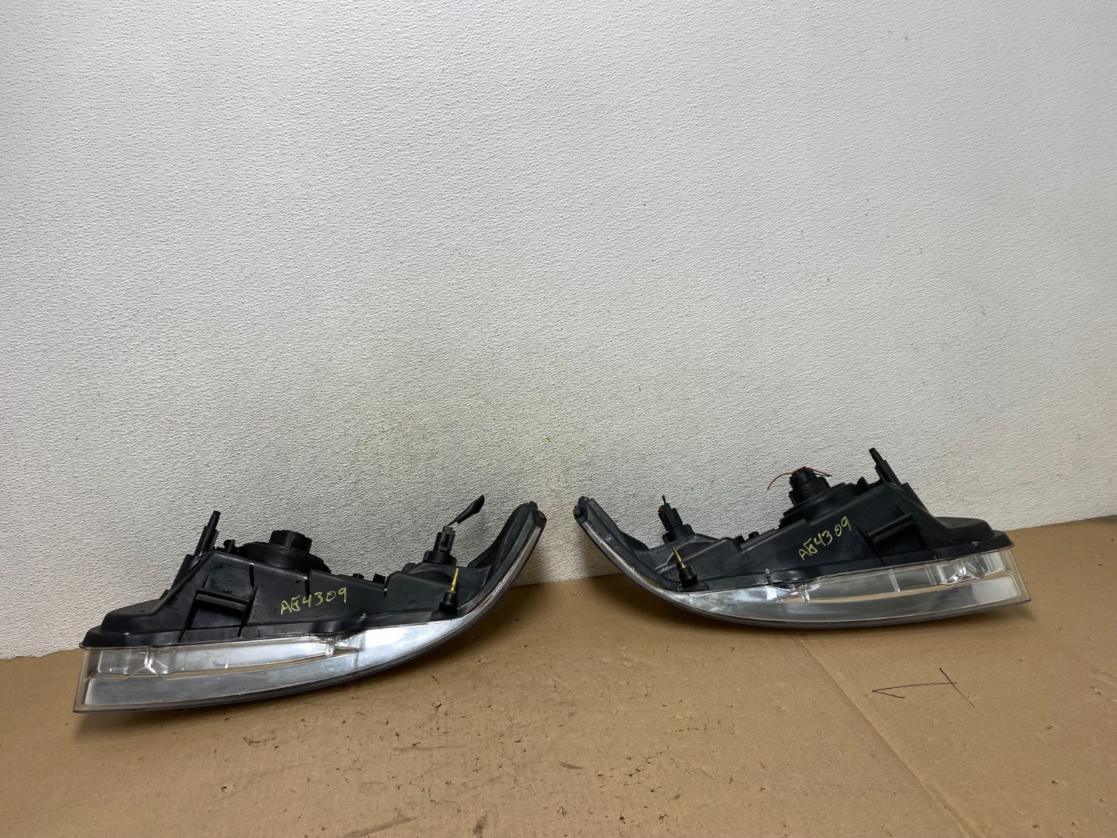2000 to 2003 Nissan Sentra Front Left+Right Side Headlights AG4309 DW6