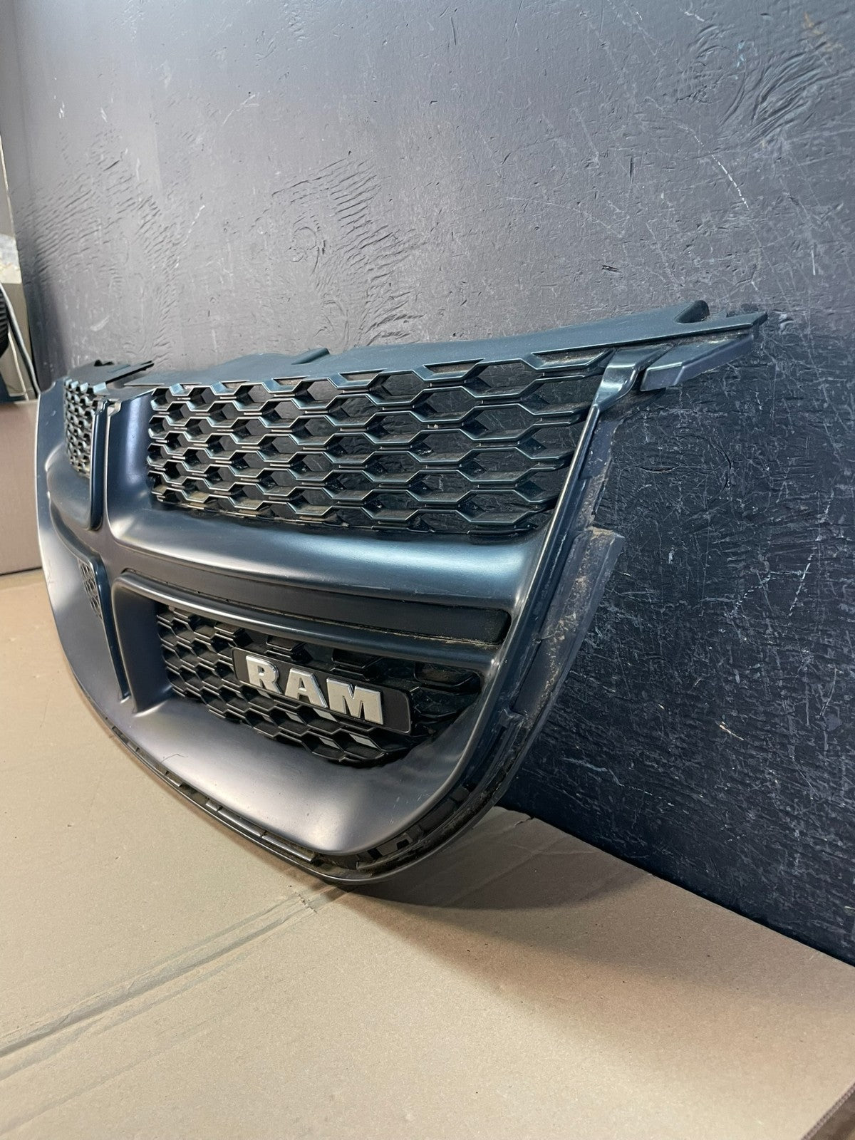 2011 to 2020 Dodge Grand Caravan Front Upper Grill Grille AD8342 DG1