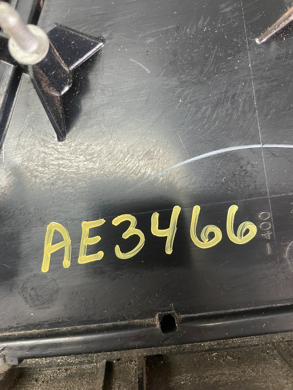 1998 - 2011 Ford Crown Victoria Trunk Rear Garnish License Plate Panel AE3466 DG7
