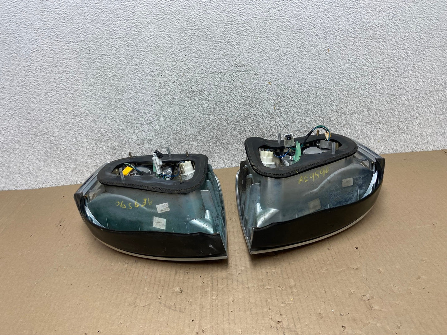 2001-2003 Hyundai XG300 XG350 XG Left+Right Side Tail Lights AE9590 LK7