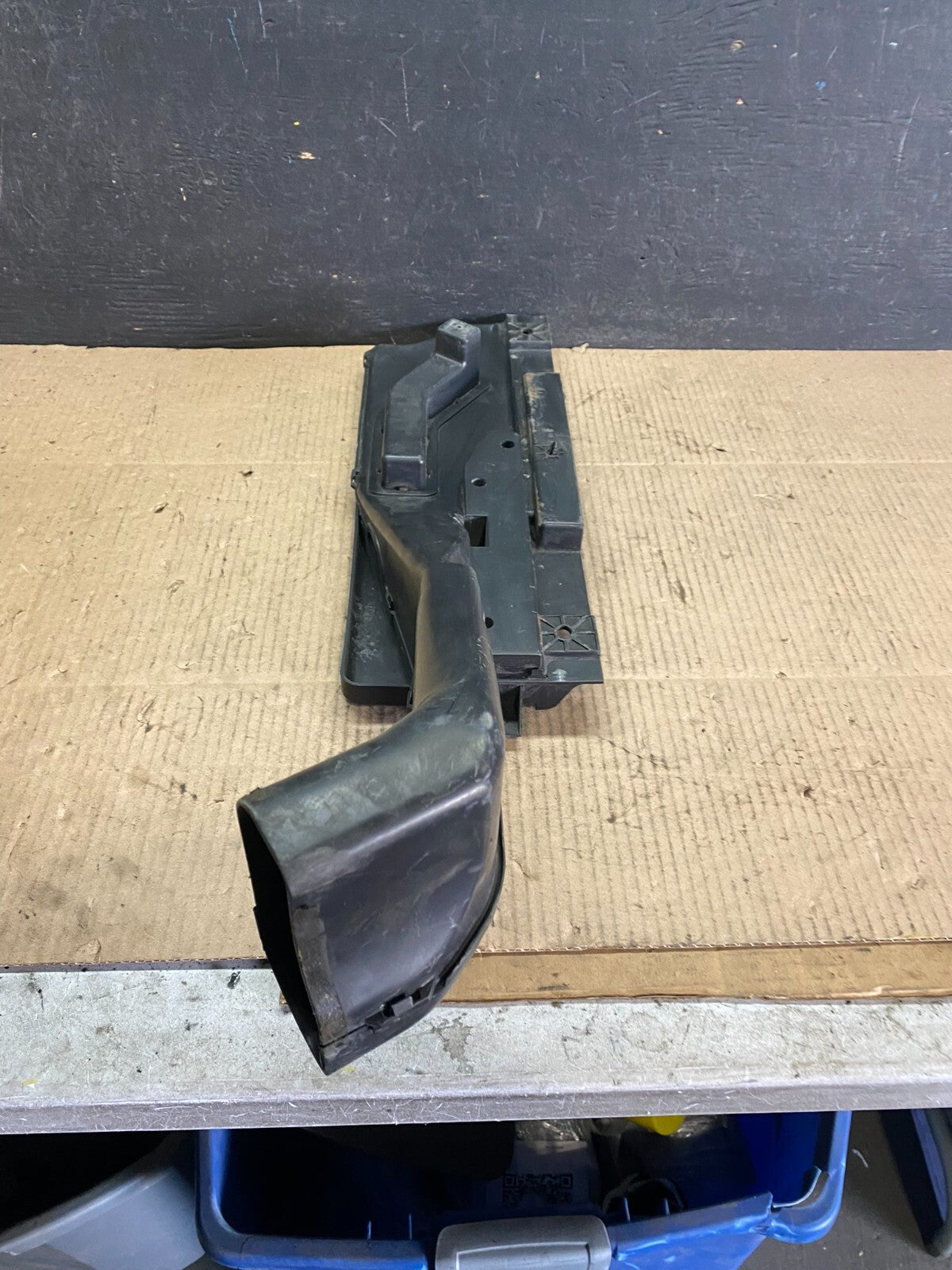 2003 to 2008 Nissan Murano Air Intake Cleaner Duct i3385 DG17