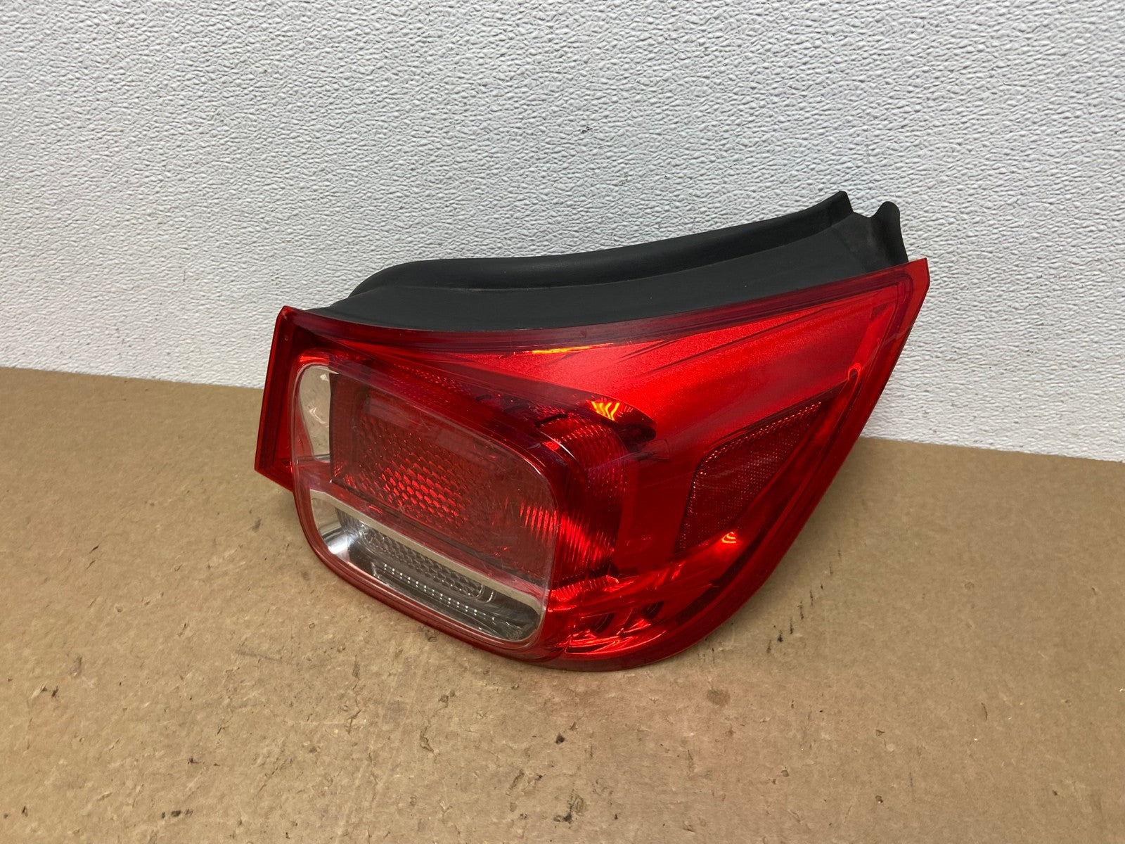 No Led Trim 2013-2015 Chevrolet Malibu Right Passenger Side Tail Light AC1487 LK1